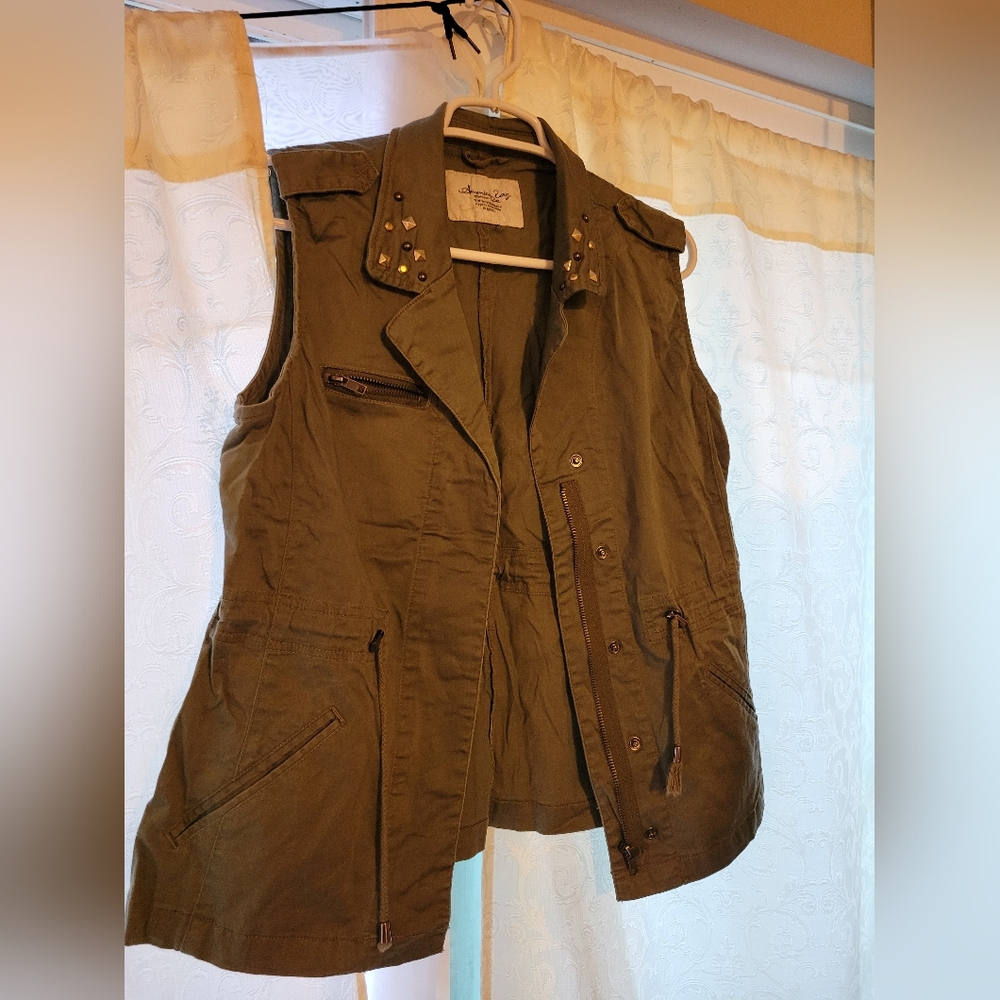 American Rag Army Green Studded Zip Vest • Size M (Approx) • Layering Essential